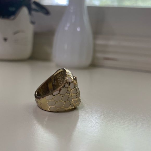Ring - Picture 2 of 2